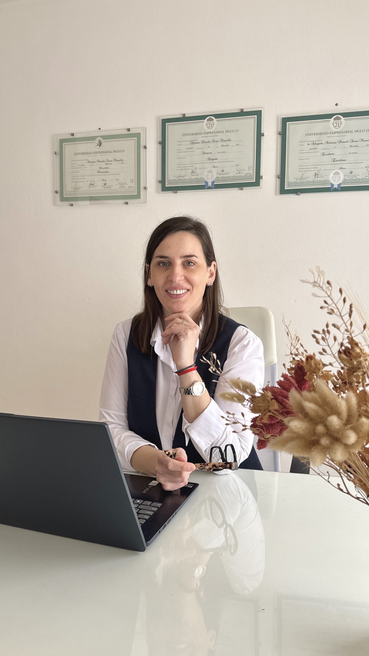 Adriana Serra Mansilla trabajando